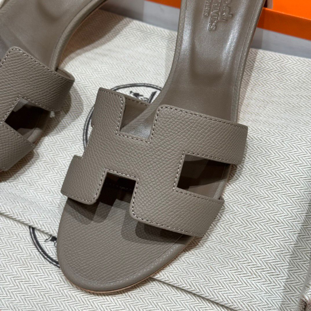 OASIS SANDAL