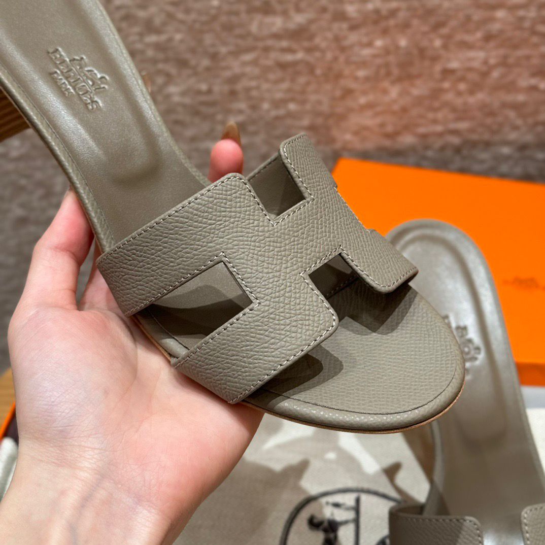 OASIS SANDAL