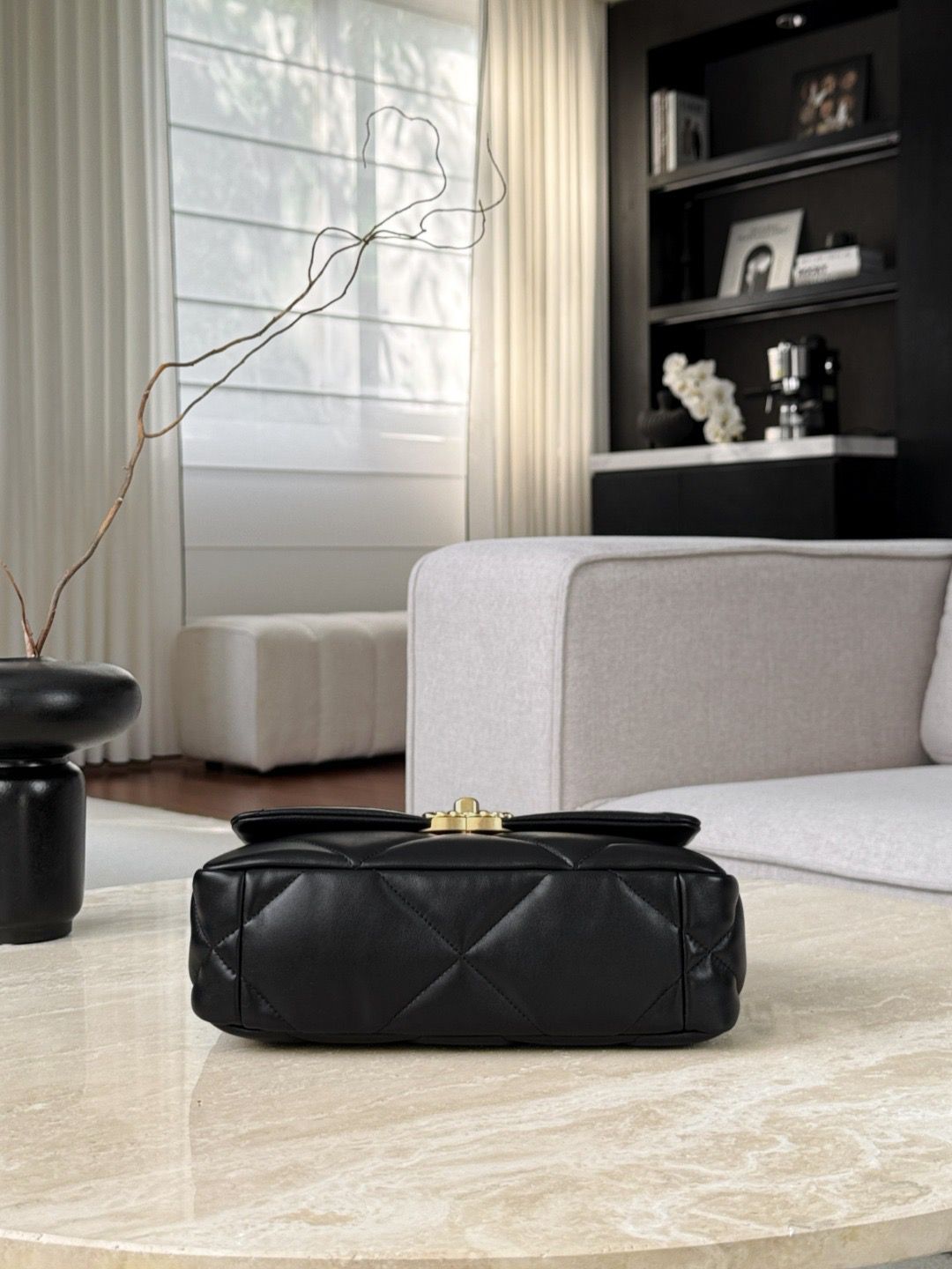 19 Flap Small Black
