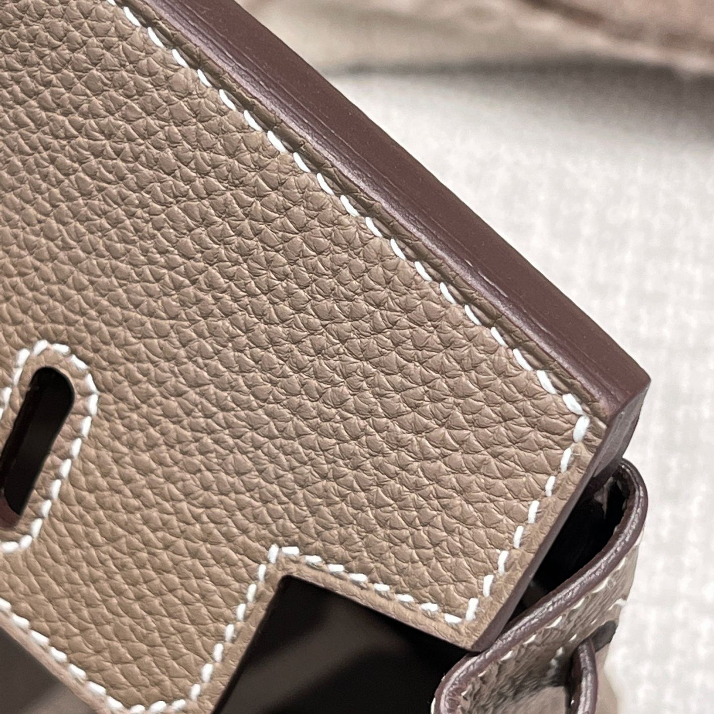 BK 25 Etoupe Gold hardware