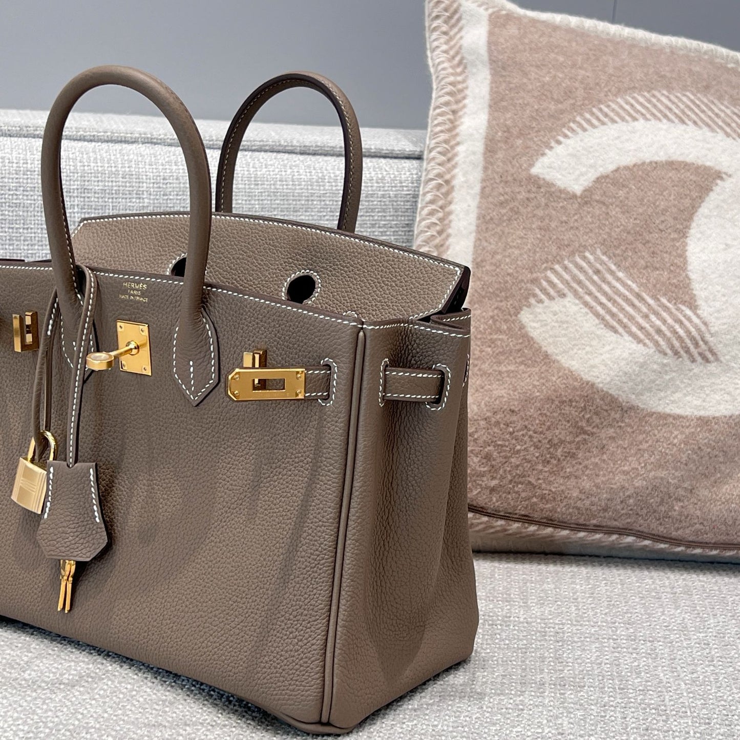 BK 25 Etoupe Gold hardware