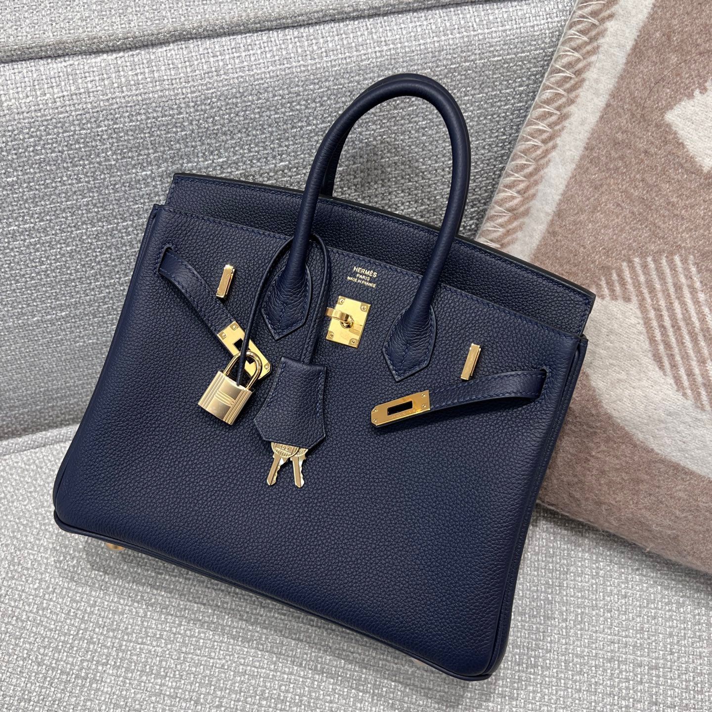 Bk 25 Blue Nuit Gold hardware