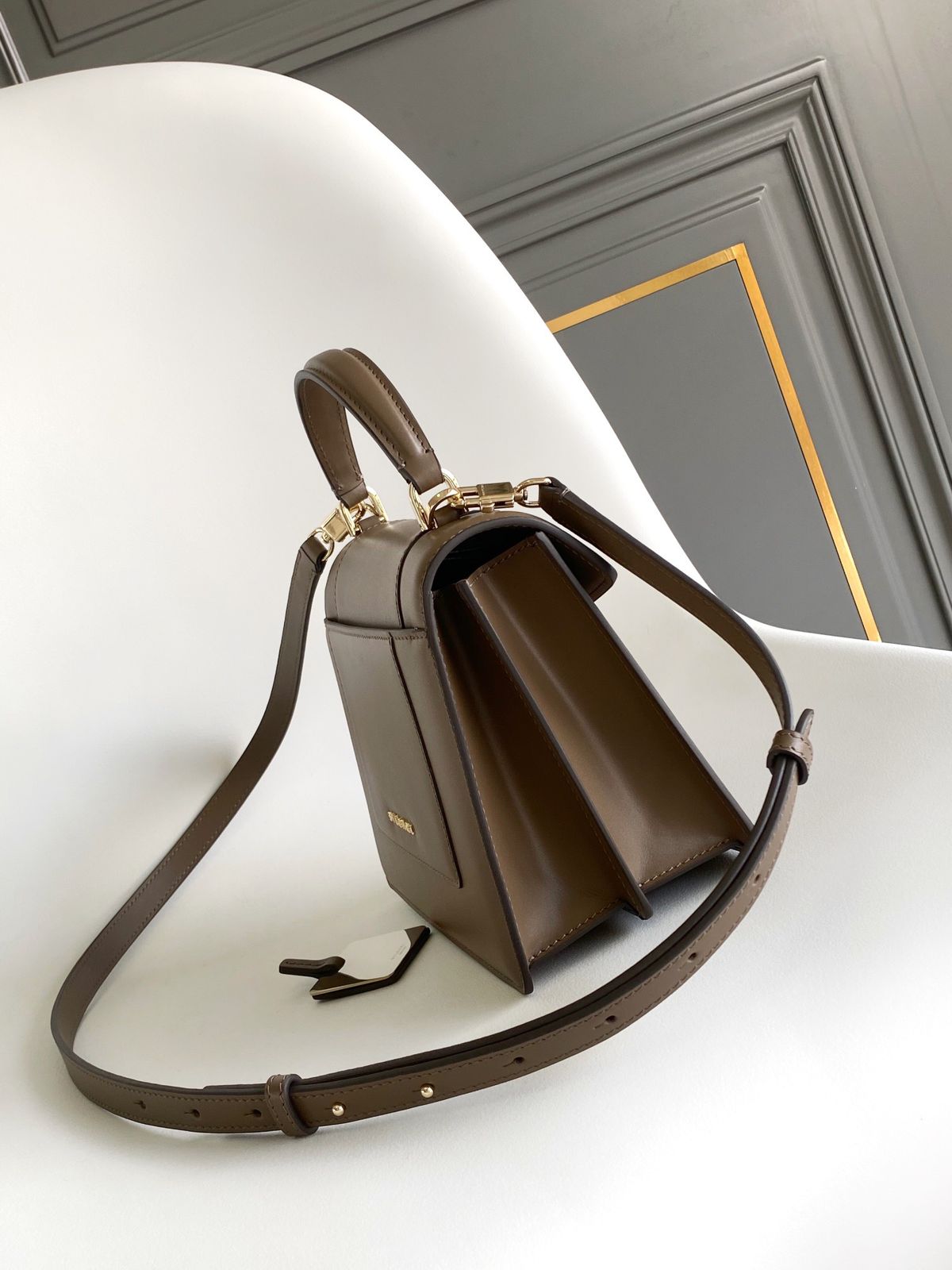 Medium Serpenti Forever Top-handle Bag in Leather