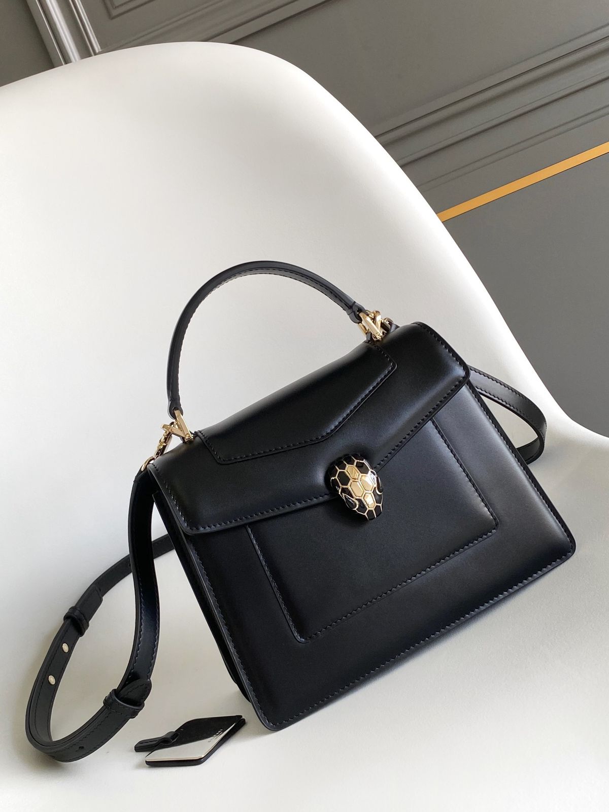 Medium Serpenti Forever Top-handle Bag in Leather