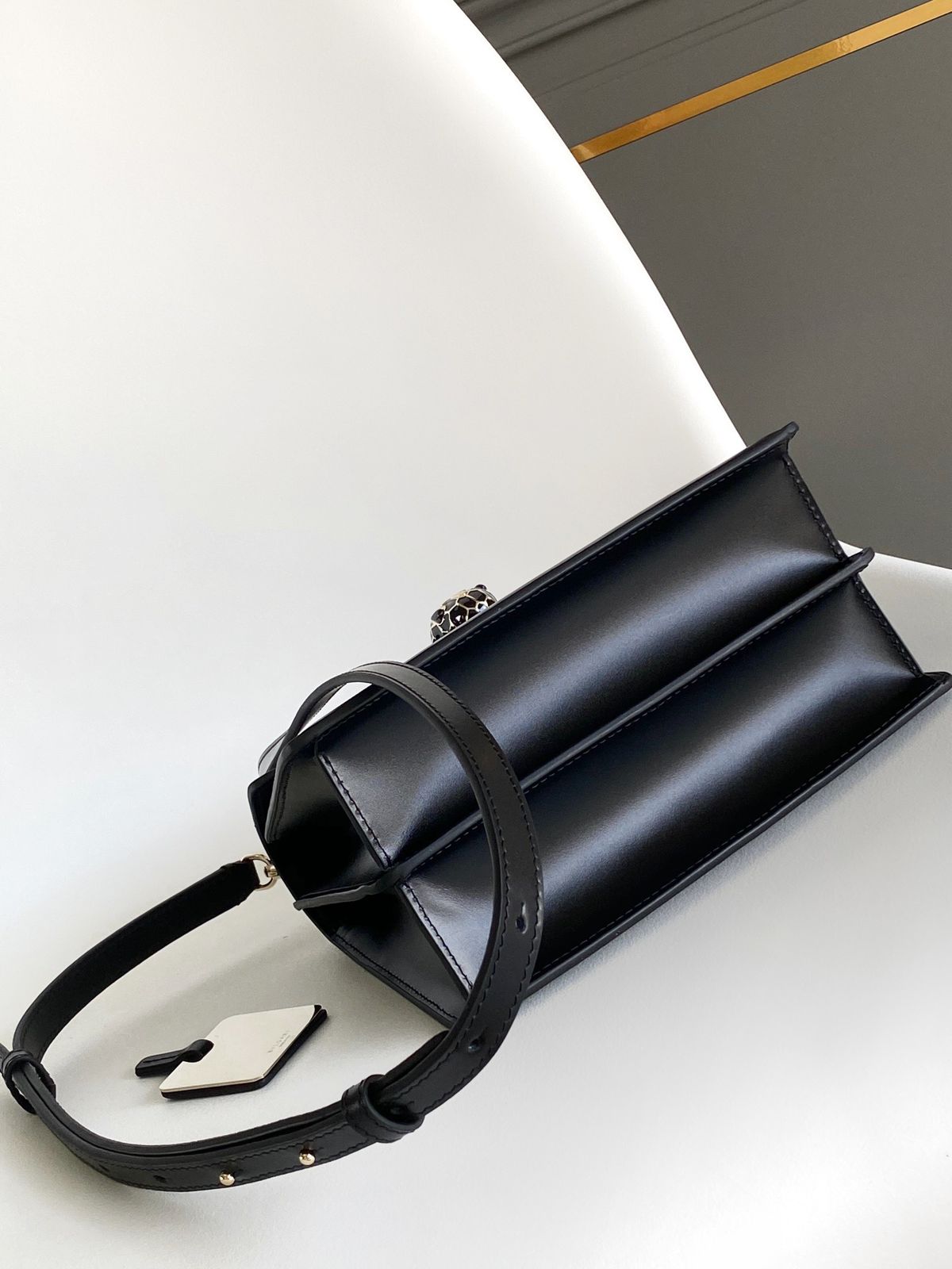 Medium Serpenti Forever Top-handle Bag in Leather