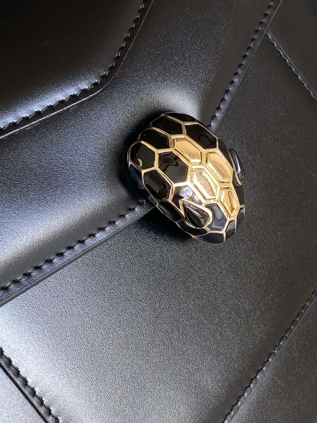 Medium Serpenti Forever Top-handle Bag in Leather