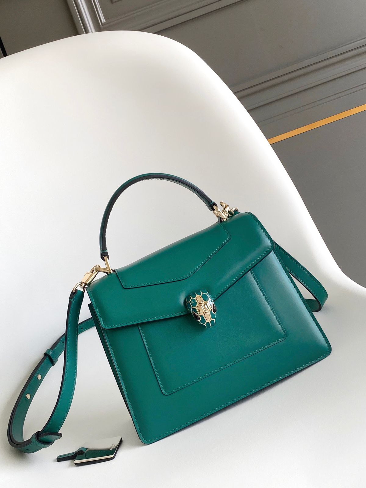 Medium Serpenti Forever Top-handle Bag in Leather