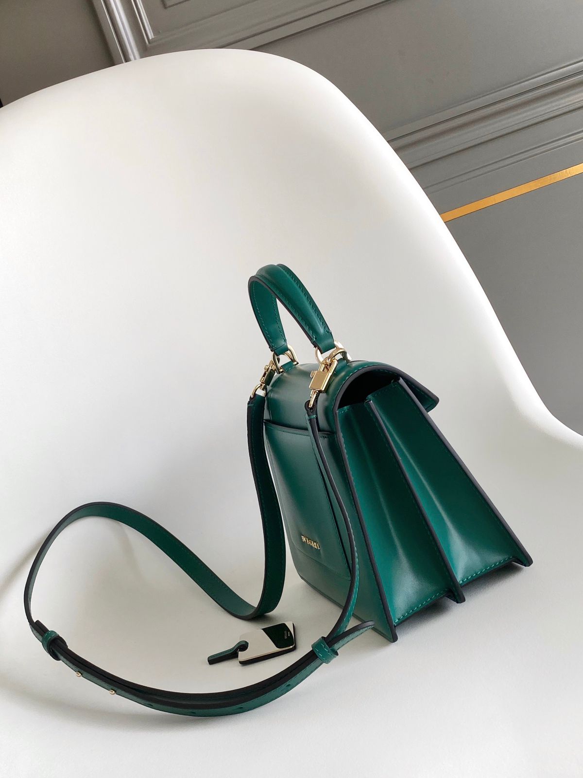 Medium Serpenti Forever Top-handle Bag in Leather
