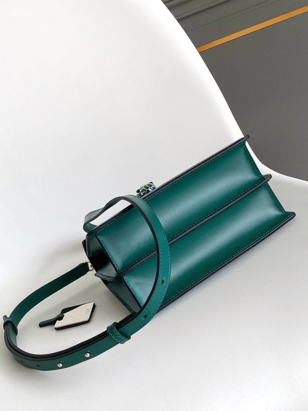 Medium Serpenti Forever Top-handle Bag in Leather