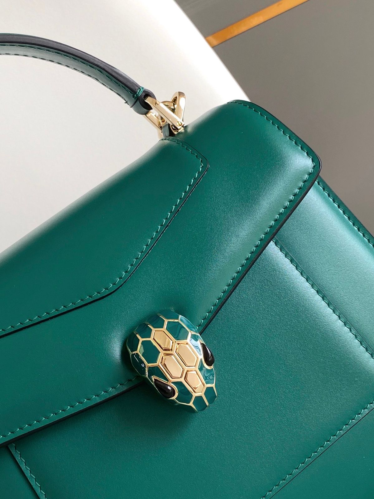 Medium Serpenti Forever Top-handle Bag in Leather