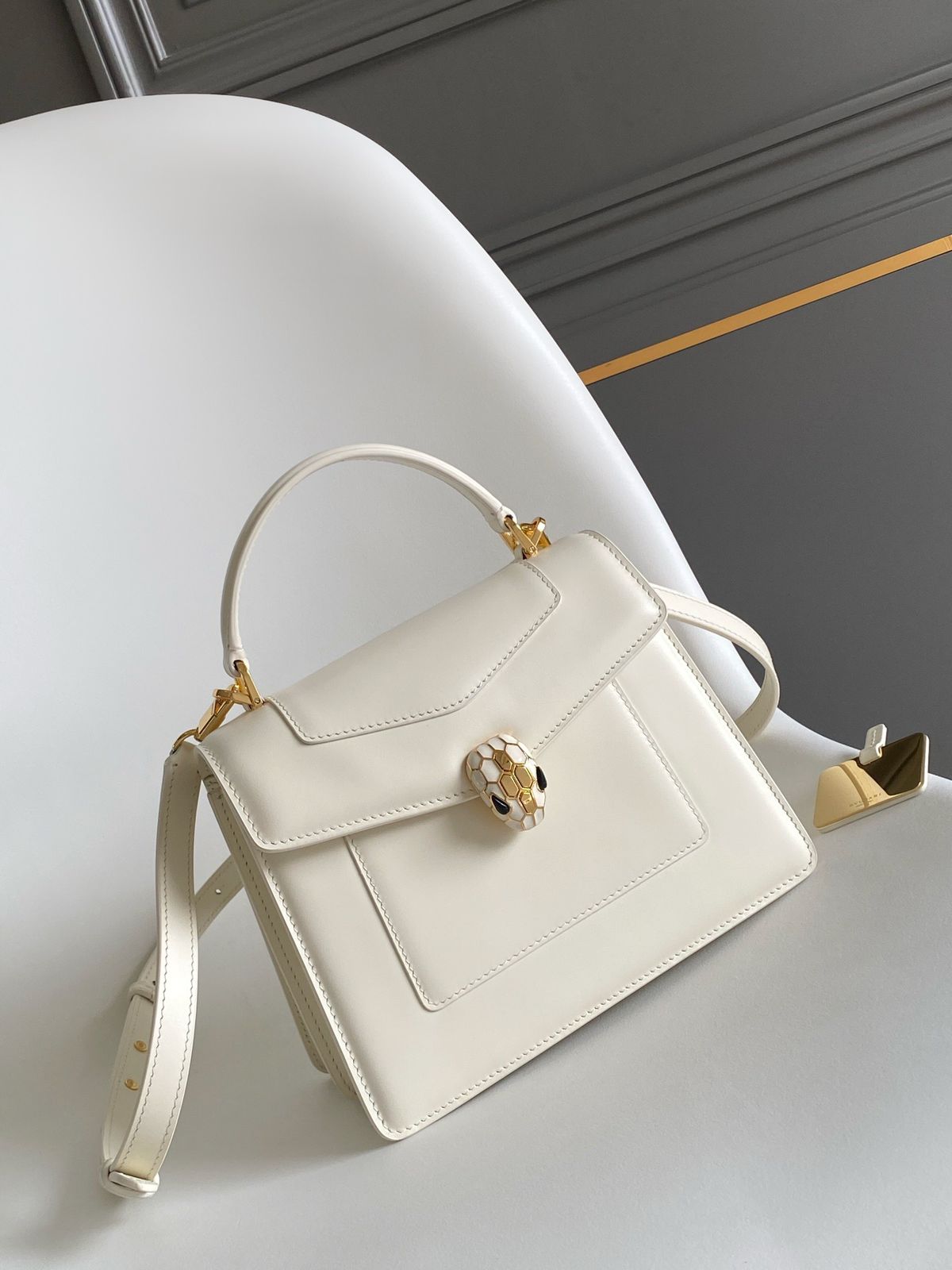 Medium Serpenti Forever Top-handle Bag in Leather