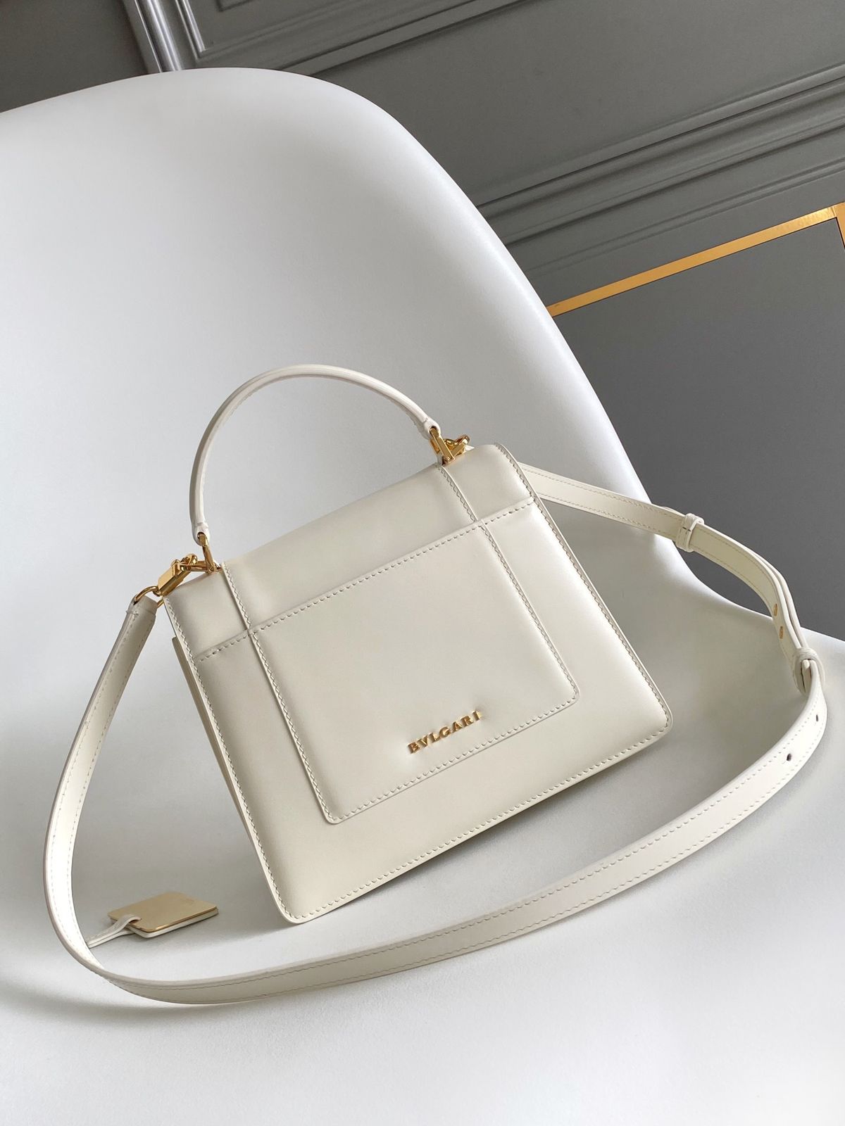 Medium Serpenti Forever Top-handle Bag in Leather