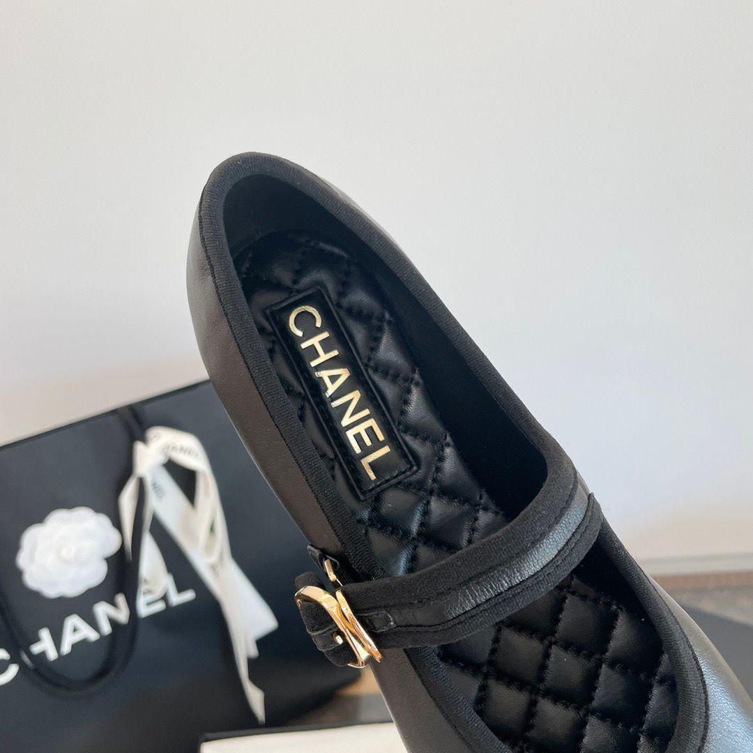 Mary Janes in Lambskin