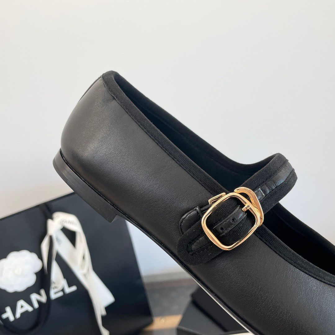 Mary Janes in Lambskin