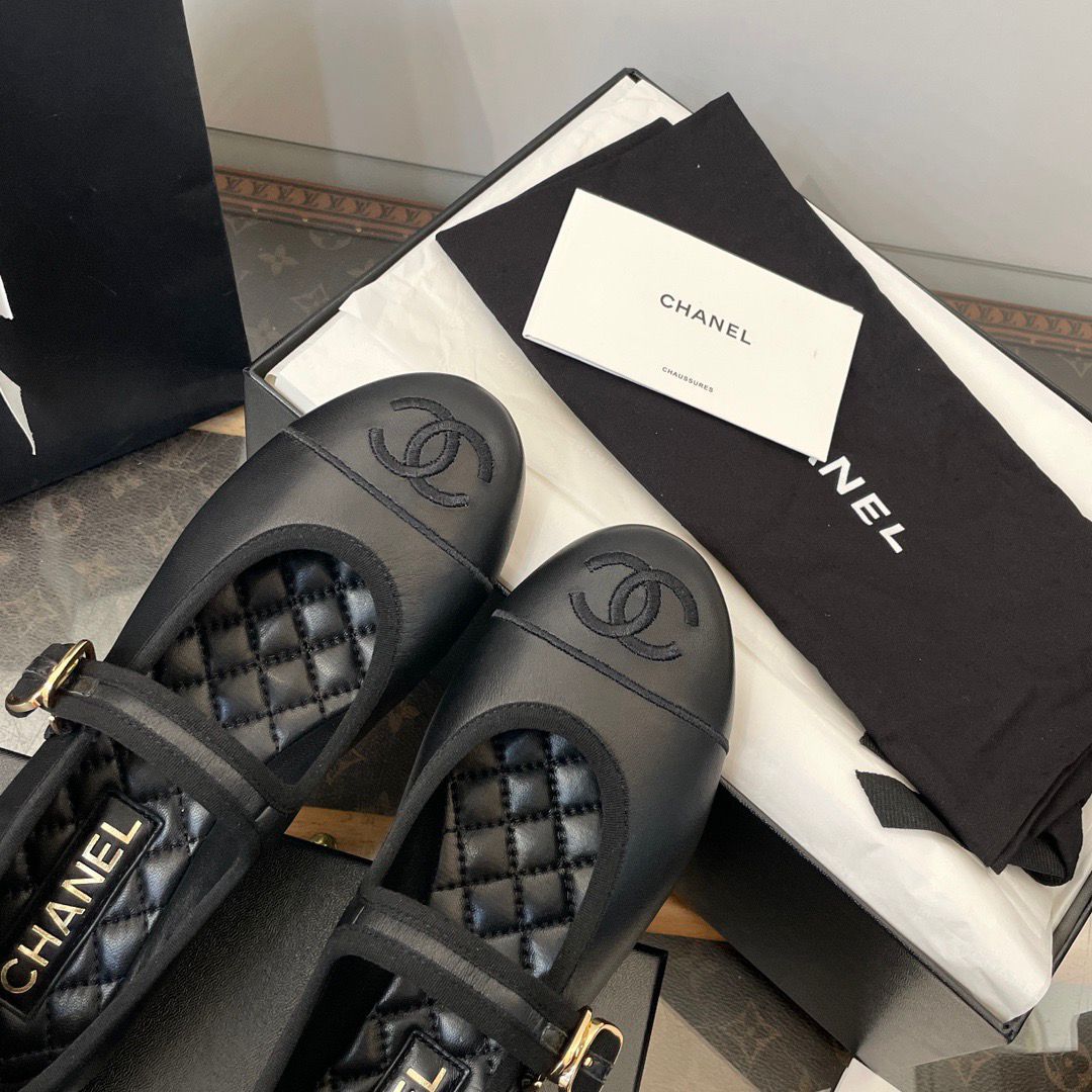 Mary Janes in Lambskin