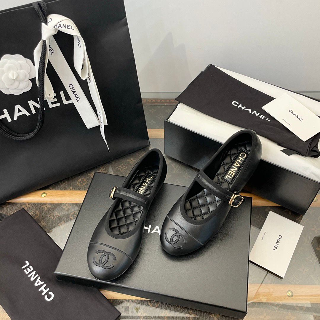 Mary Janes in Lambskin