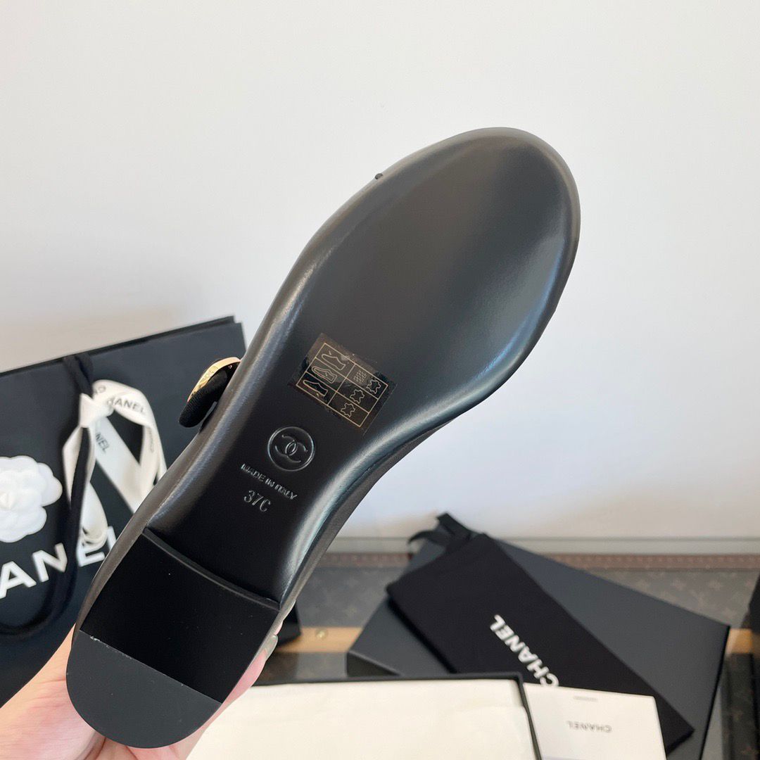 Mary Janes in Lambskin