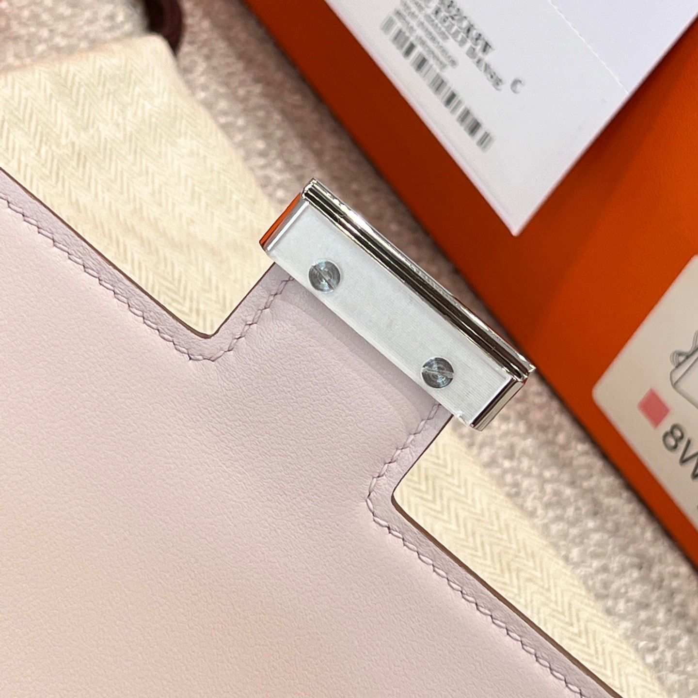 Constance Elan 20