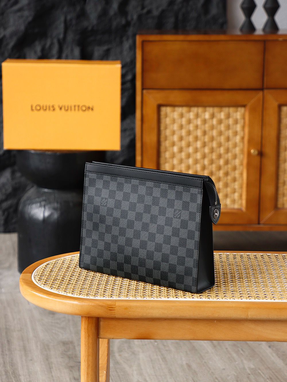 Pochette Monogram Canvas MM clutch bag