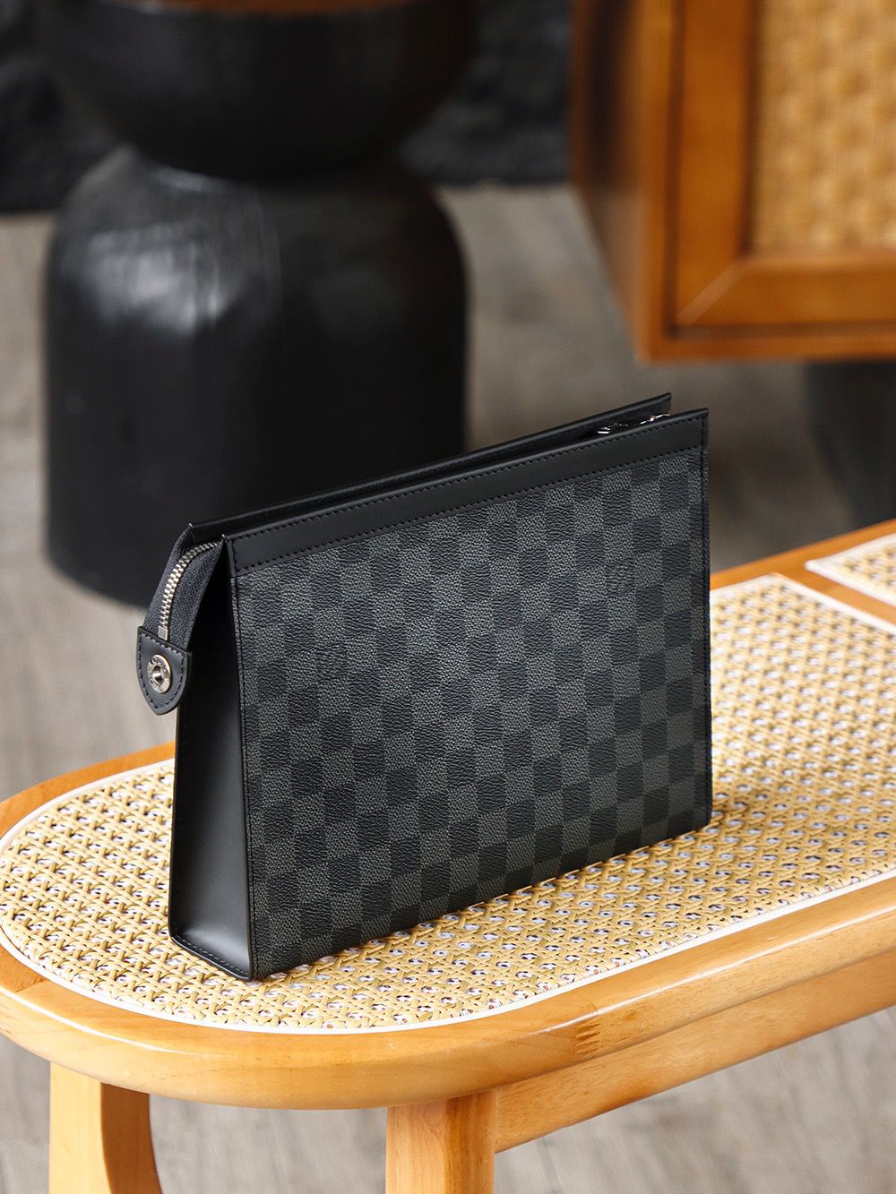 Pochette Monogram Canvas MM clutch bag