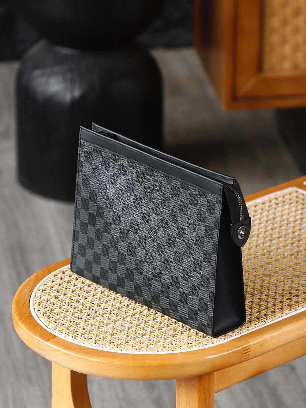 Pochette Monogram Canvas MM clutch bag
