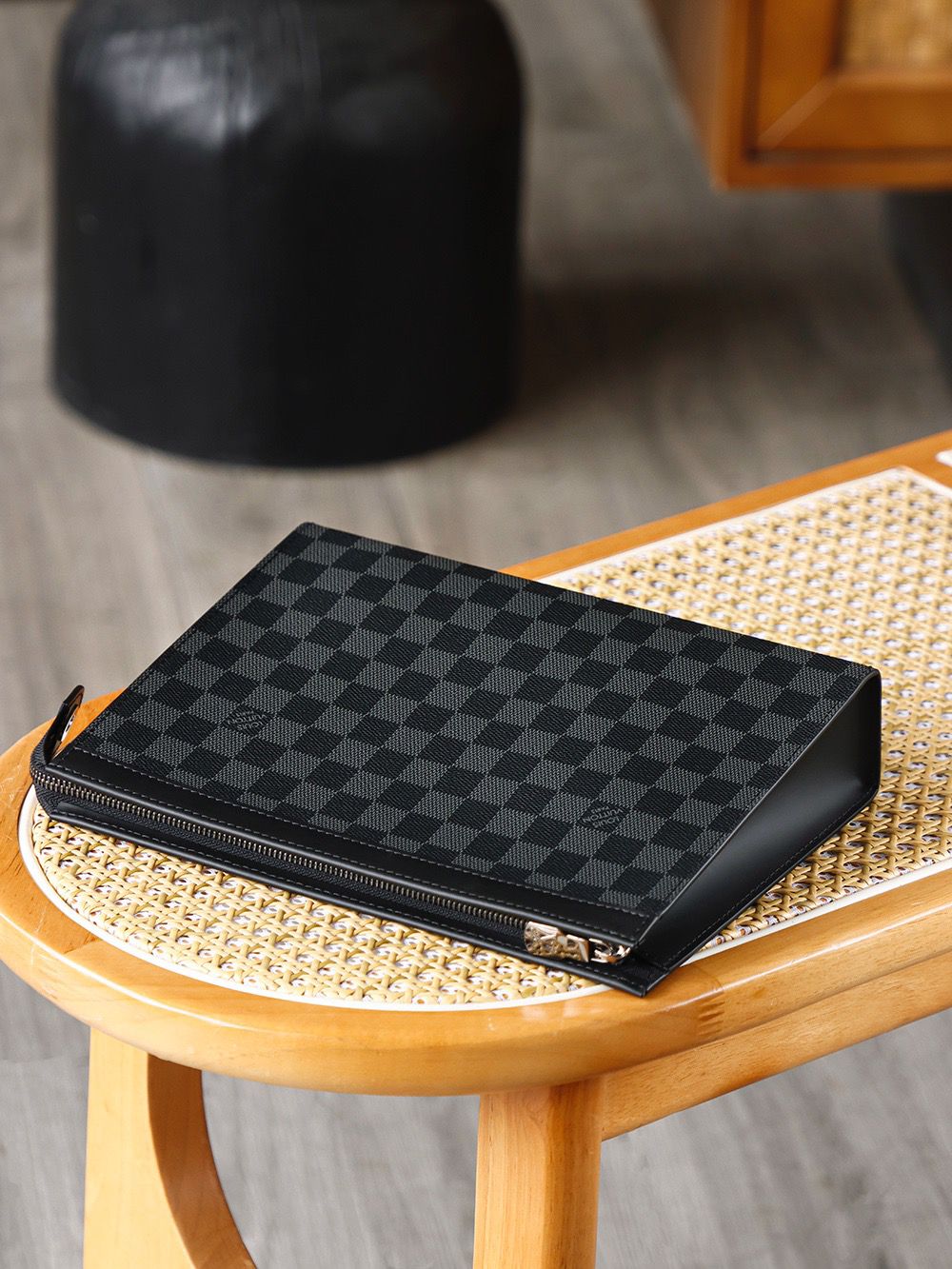 Pochette Monogram Canvas MM clutch bag
