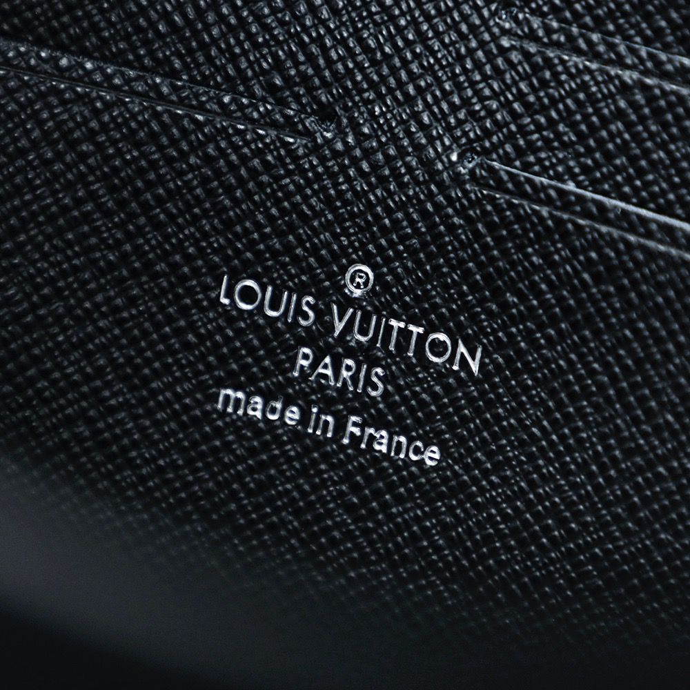 Pochette Monogram Canvas MM clutch bag