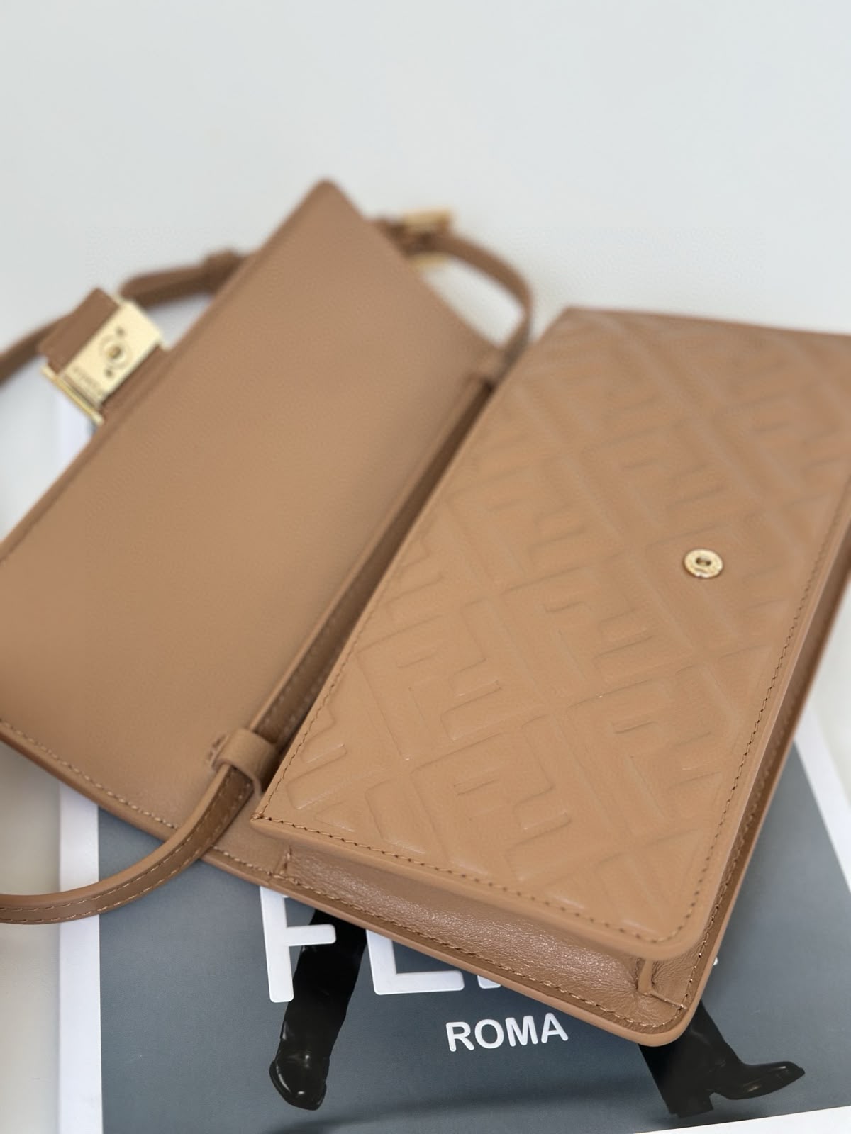 Flogo Cross Bag