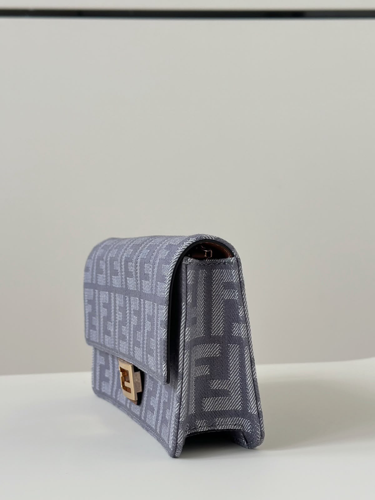 Flogo Cross Bag