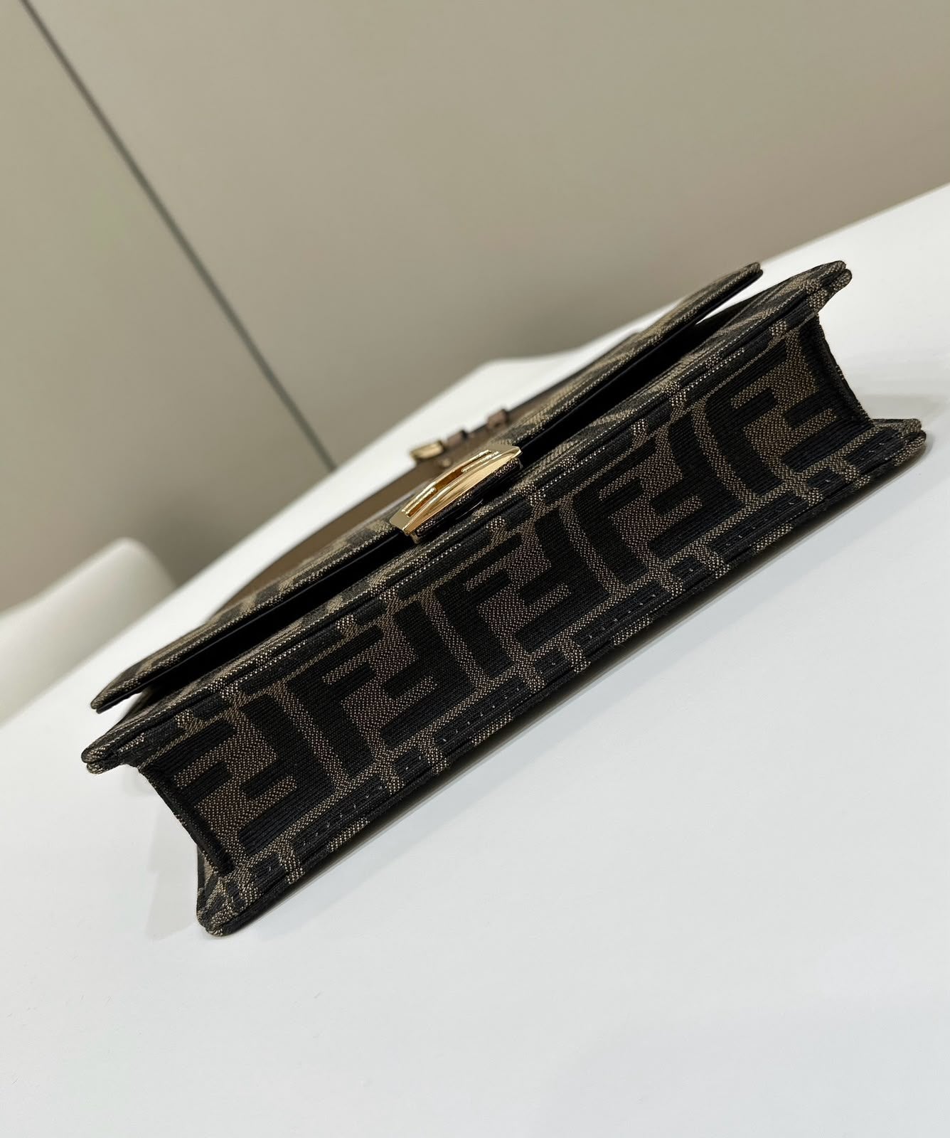 Flogo Cross Bag