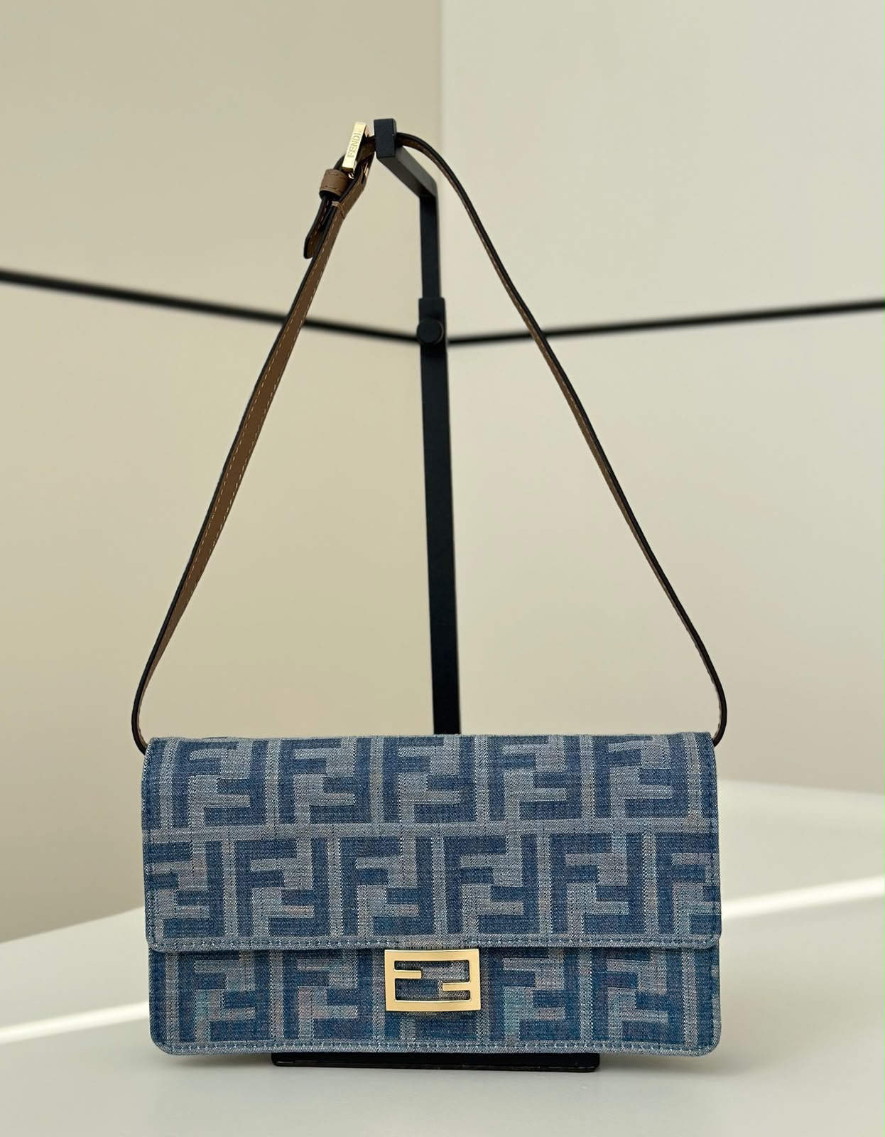 Flogo Cross Bag