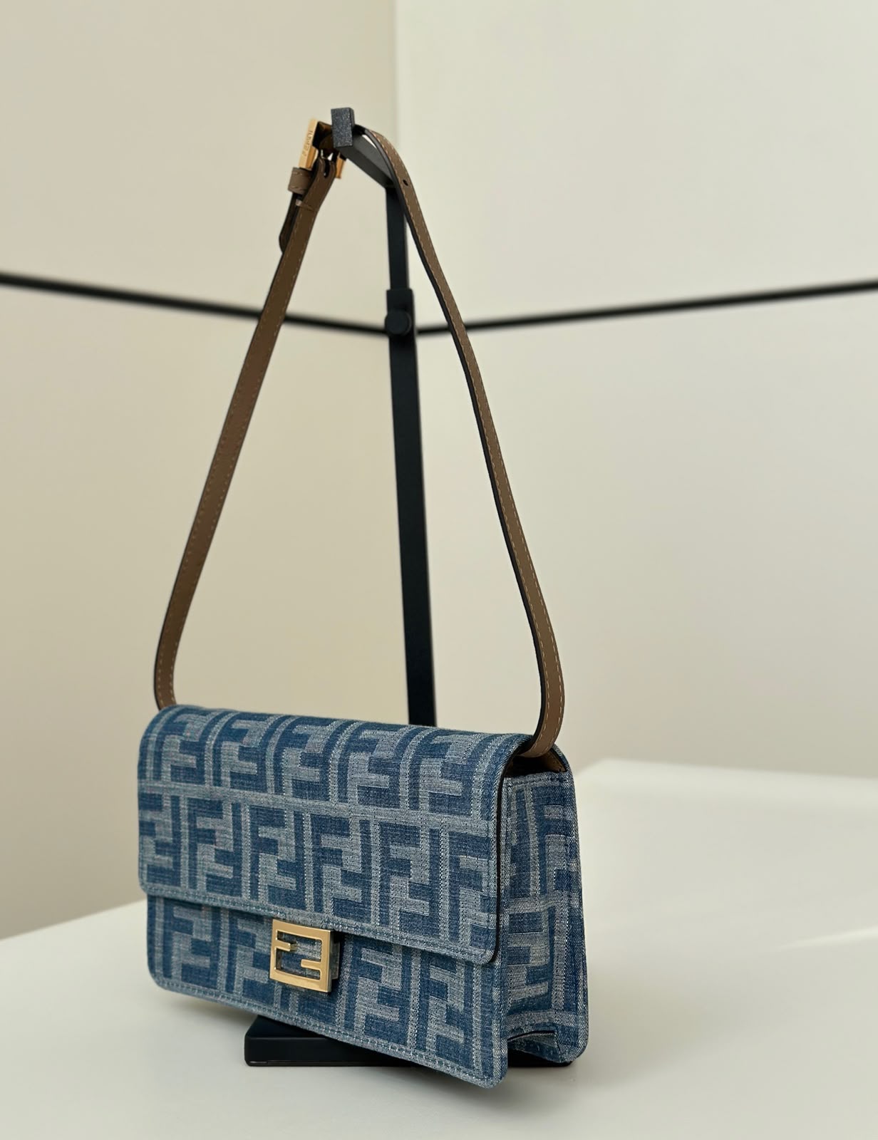 Flogo Cross Bag