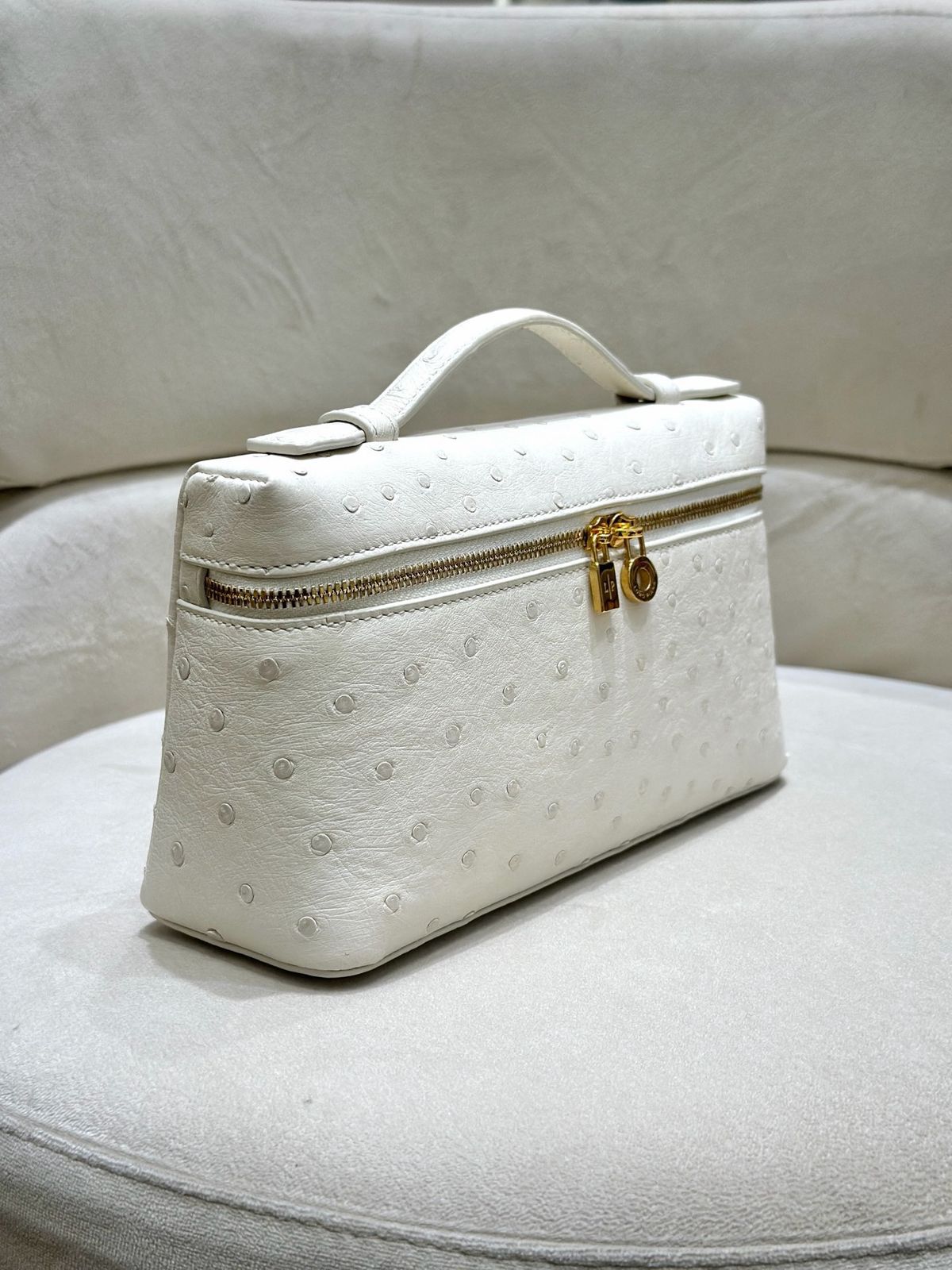 Loro L19 ostrich