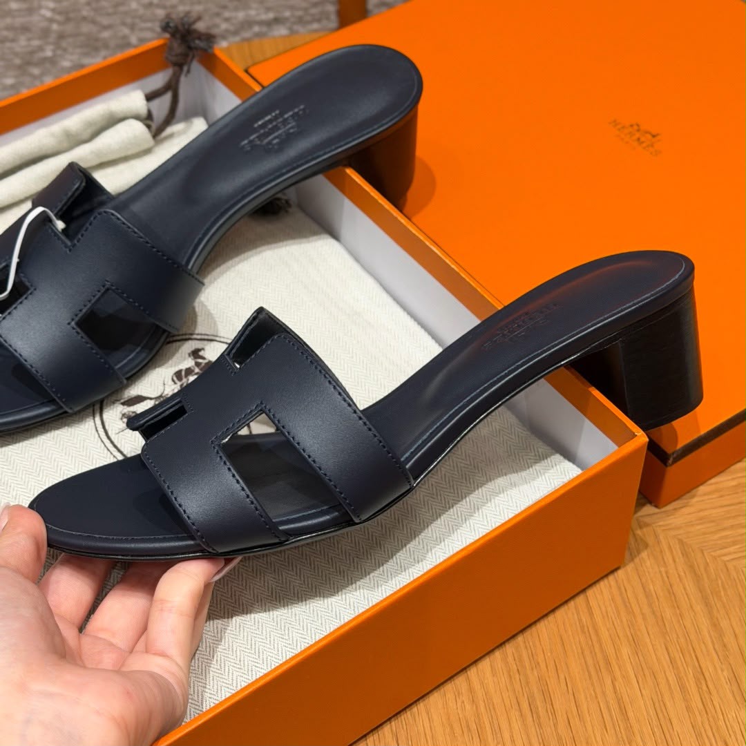 Oasis sandal