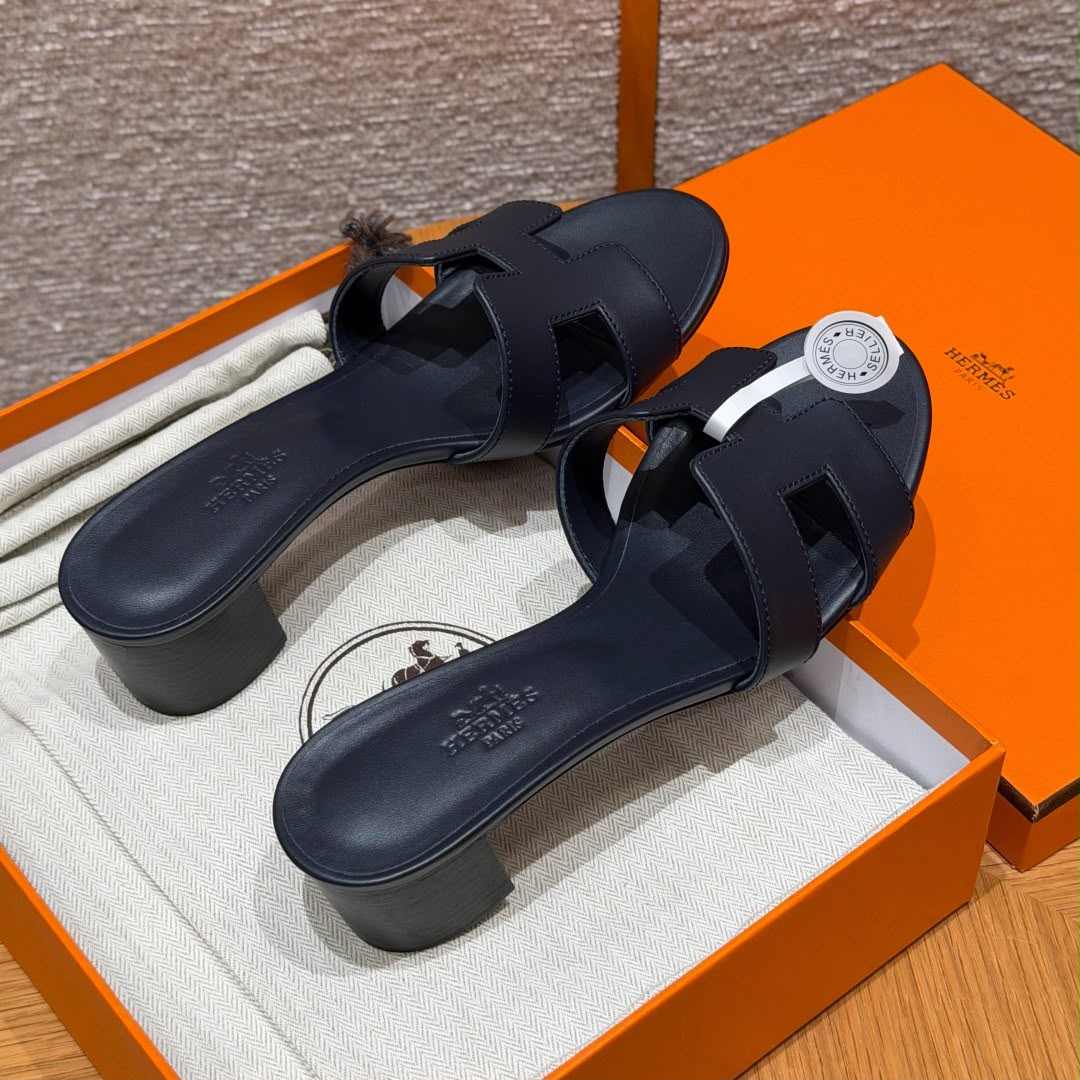 Oasis sandal