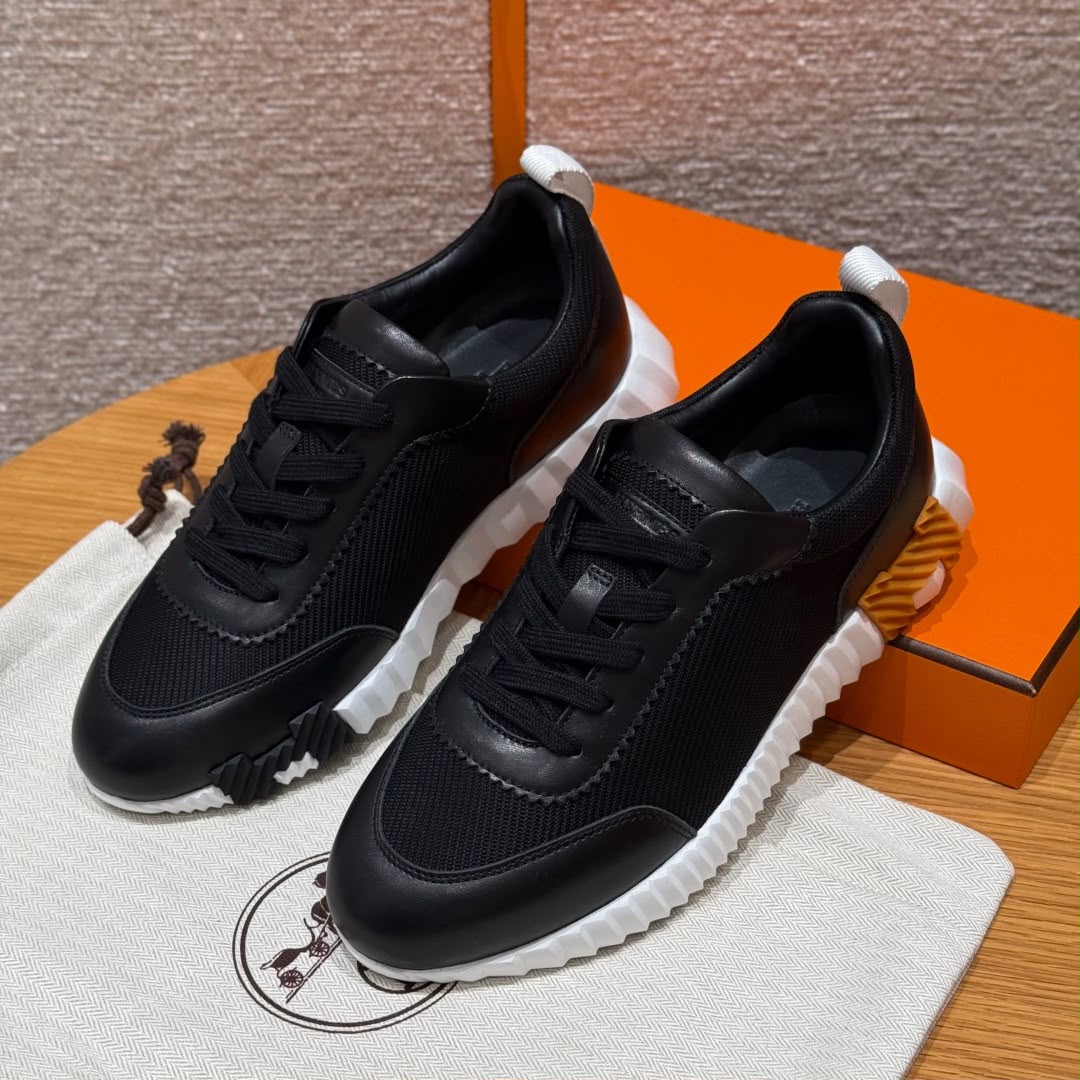 BOUNCING SNEAKER