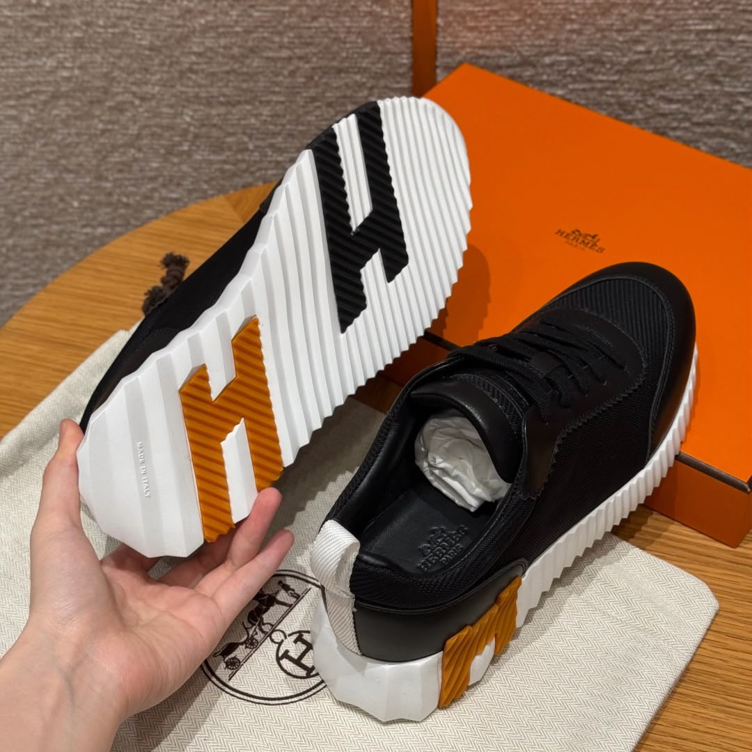 BOUNCING SNEAKER