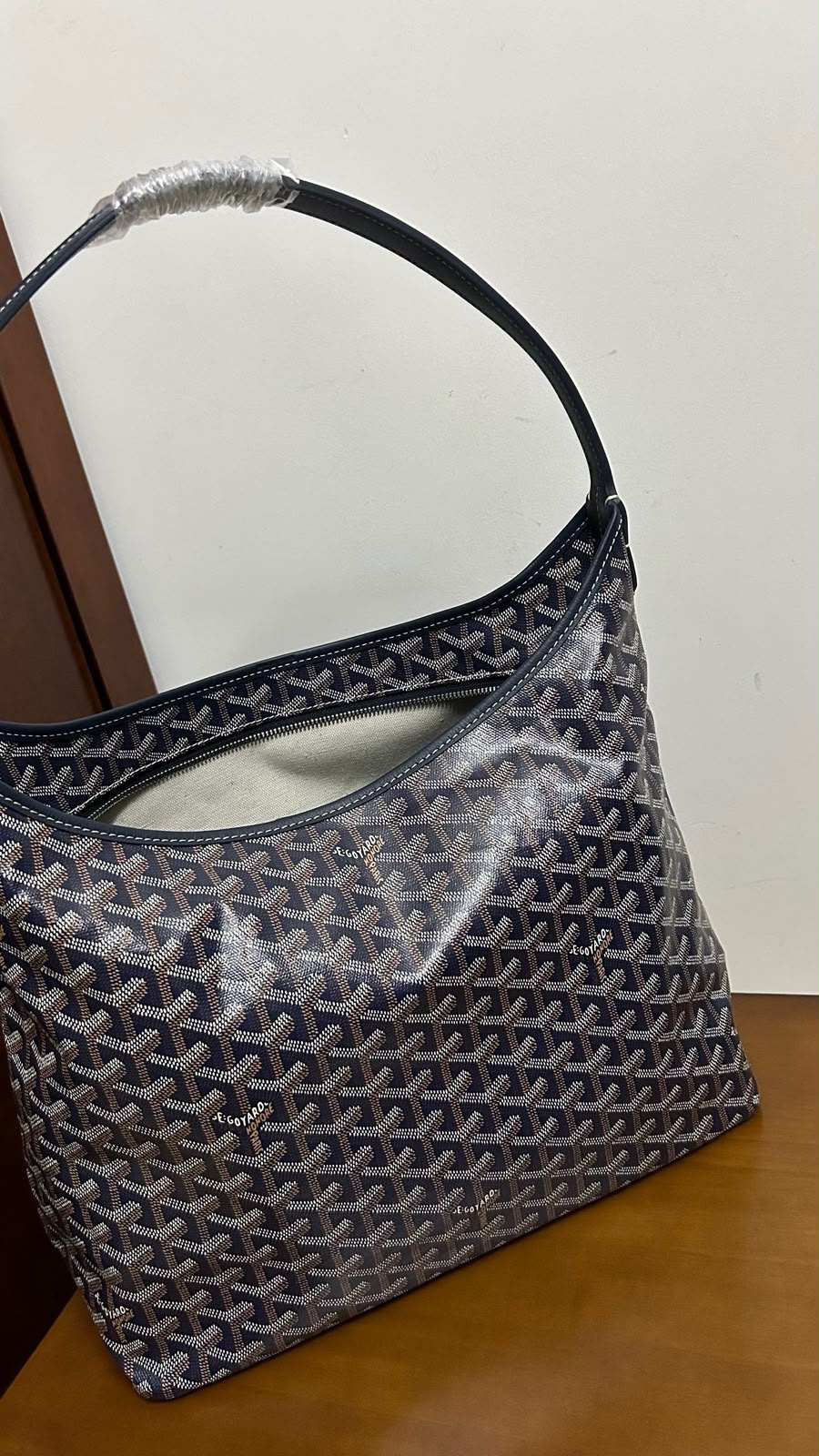 Big hobo bag